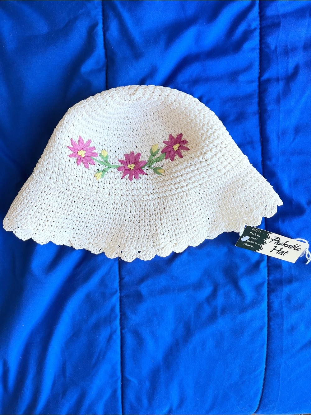 White Straw Floral Packable Bucket Hat NWT